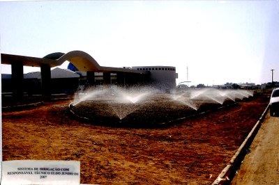 Sistema de irrigação, com o Responsável Técnico Eldo - Junho de 2007