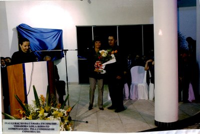 Inauguração da Câmara em 24/06/2008 - Vereadora Loila Rossato homenageada pela Comissão de Construção