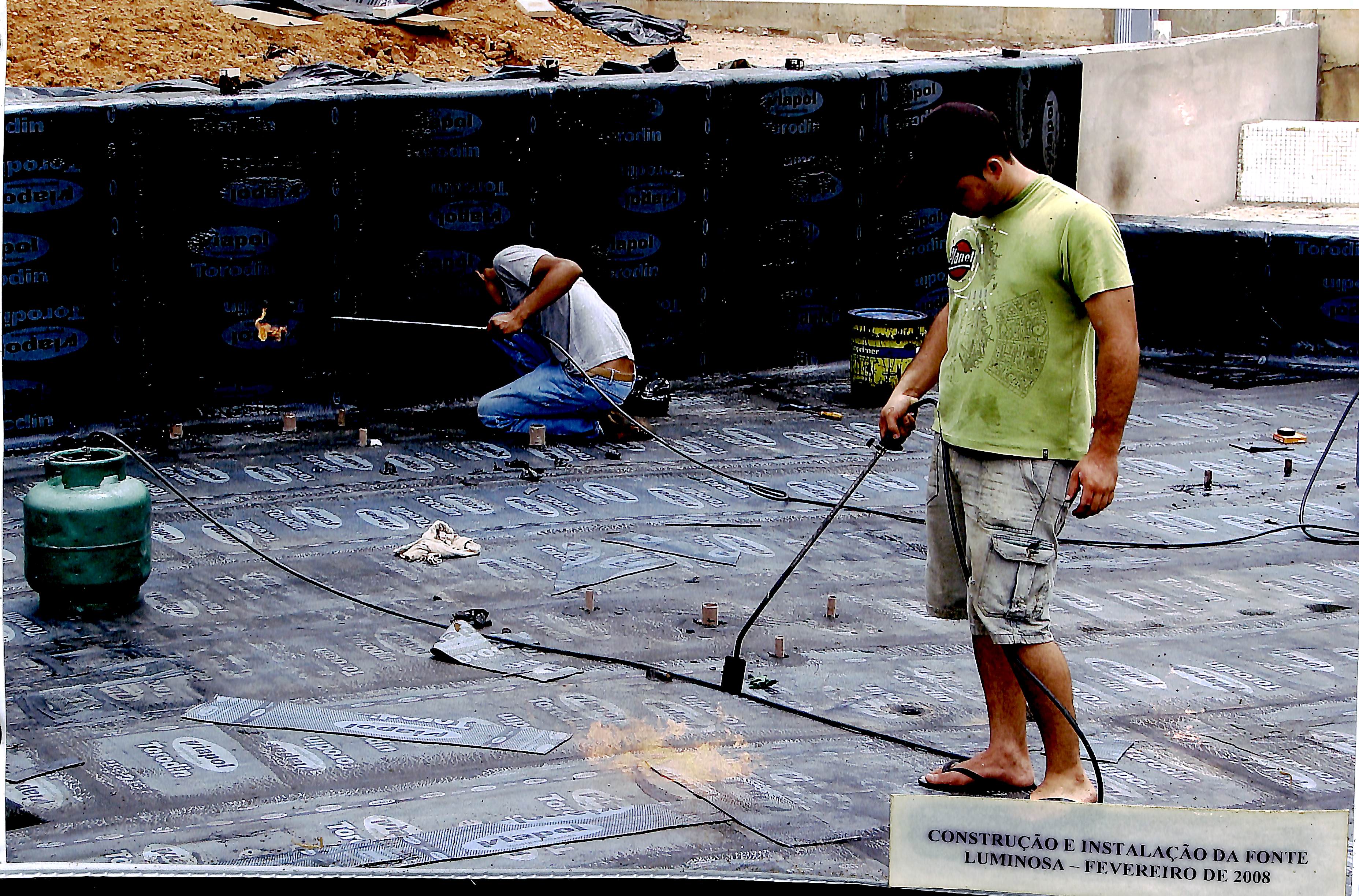 Construção e instalação da fonte luminosa - Fevereiro de 2008