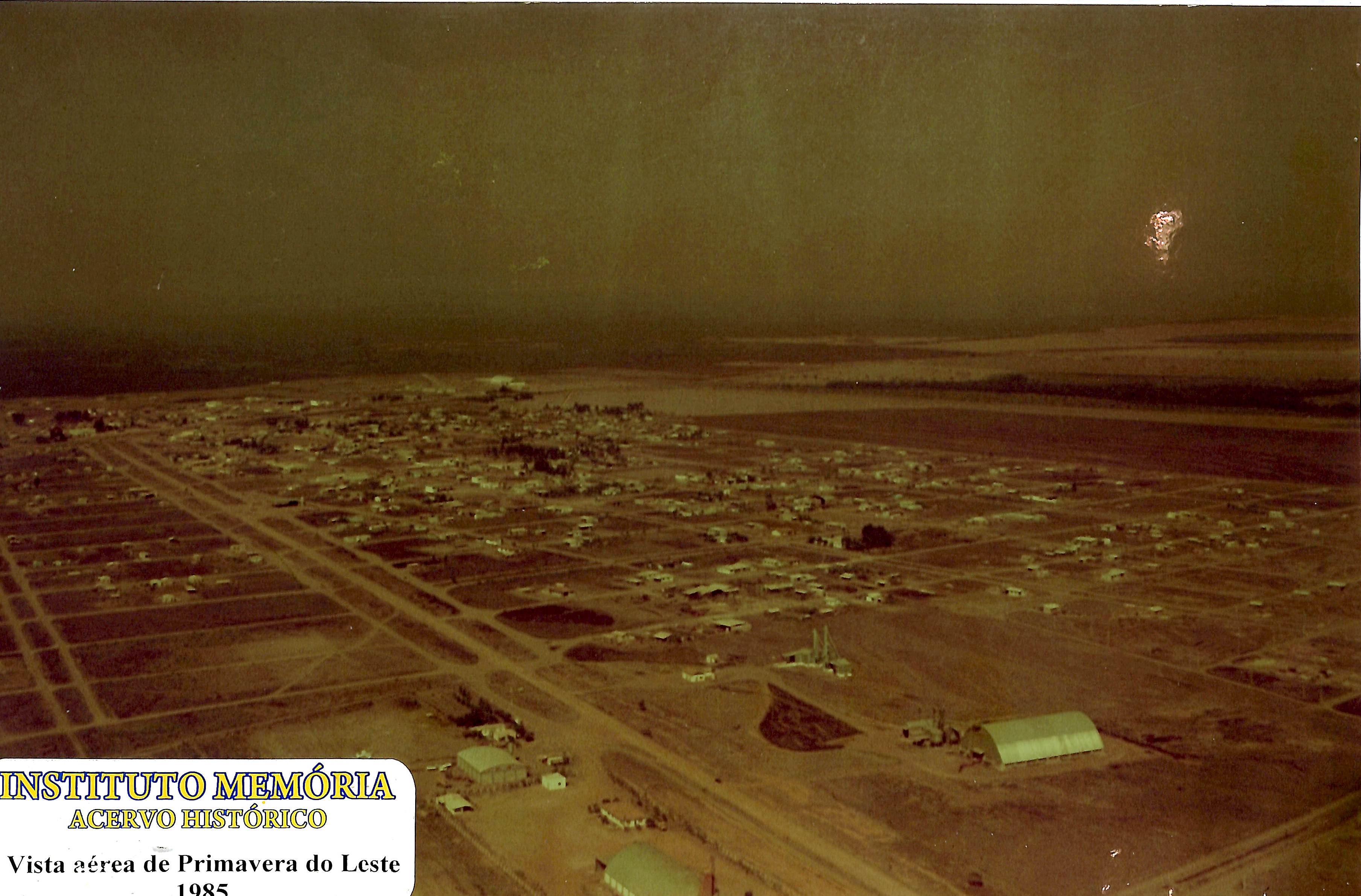 Vista aérea de Primavera do Leste - 1985