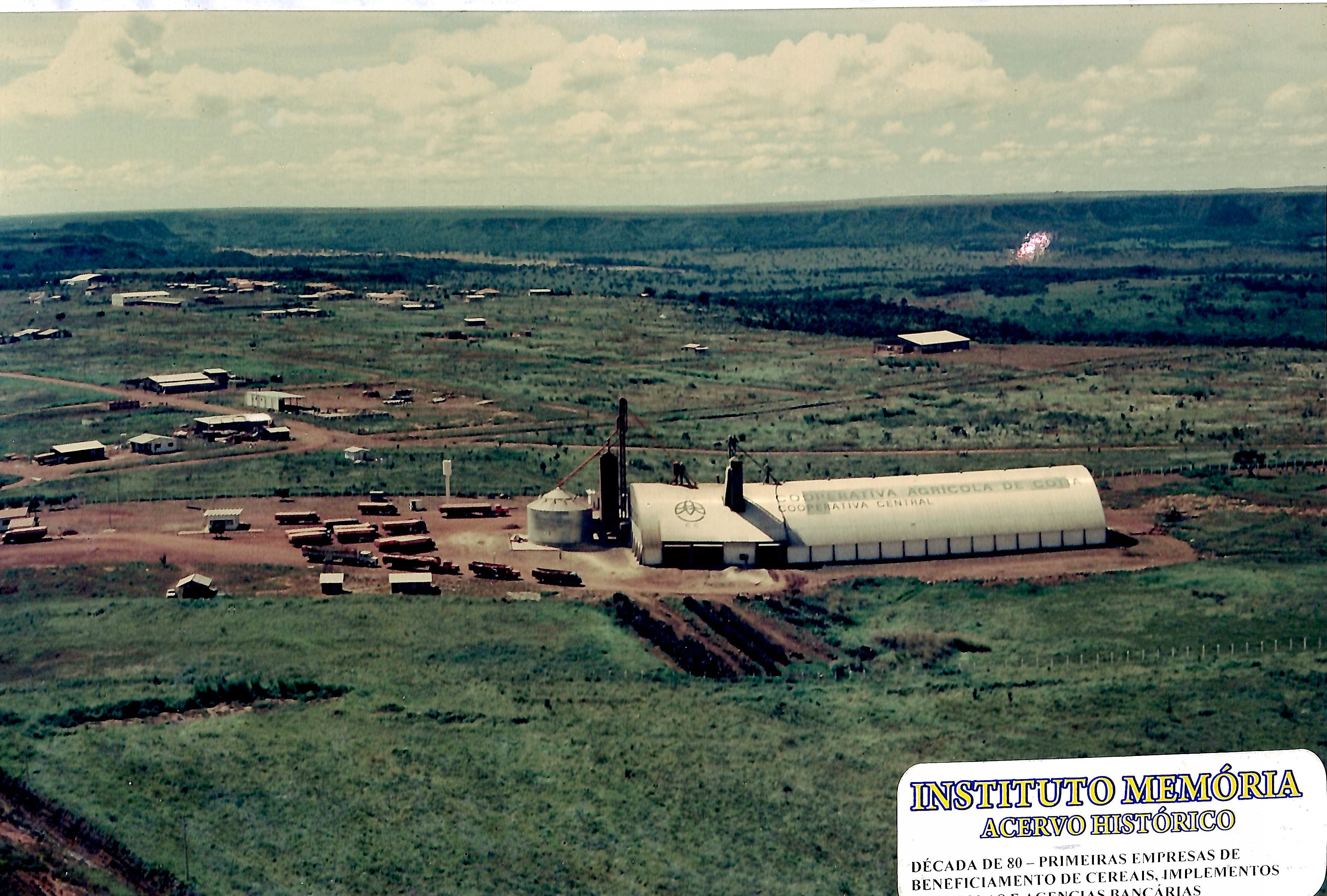 Década de 80 - Primeiras empresas de beneficiamento de cereais, implementos agrícolas e agências bancárias