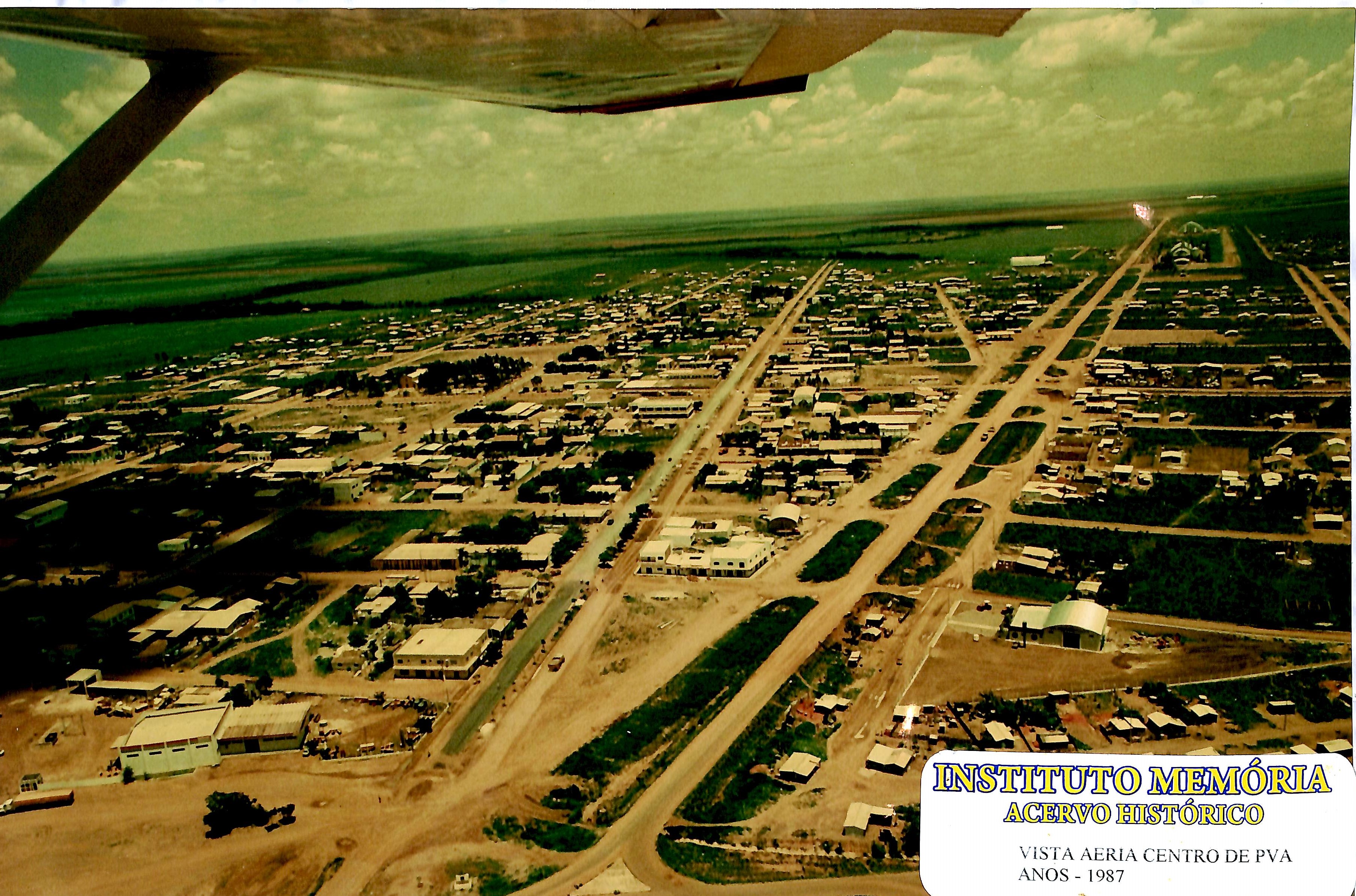 Vista aérea do Centro de Primavera do Leste - 1987