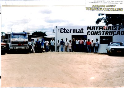 1986 - Implantação da Secretaria de Obras, primeiras máquinas e equipamentos