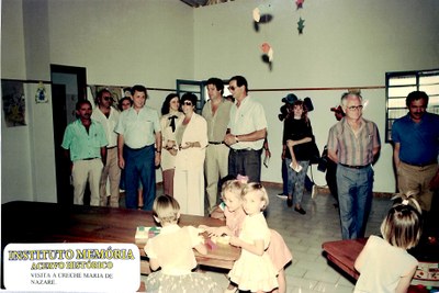 Visita à creche Maria de Nazaré