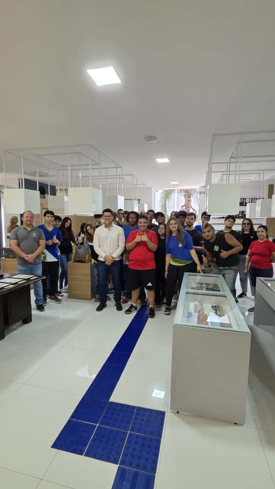 Visita da Escola Estadual Pindorama de Rondonópolis dia 18/11/2025